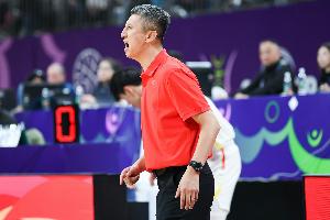 中国男篮仅12名球员赴韩，其余球员留在北京训练