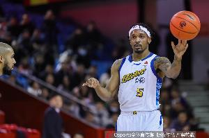 直播吧：北京首钢致力于引进巴里·布朗、琼斯等高水平外援