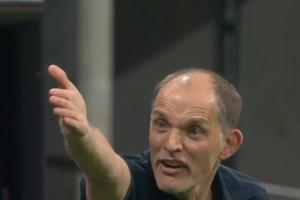 焦急！英格兰1-0不敌民主刚果，图赫尔场边激情指挥